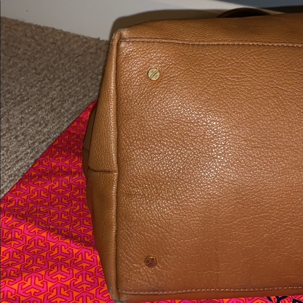 Tory Burch Tan Leather Perforated Logo Tote - Picture 5 of 12